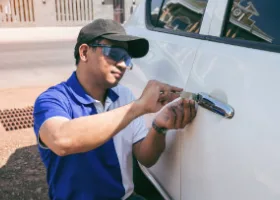 Car Locksmith in Mentone, CA